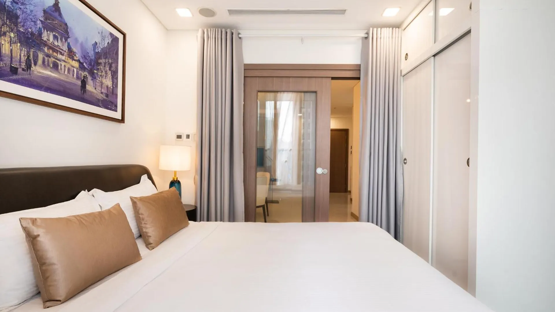 Vera Saigon Apartments - Luxury Landmark 81 ホーチミン市